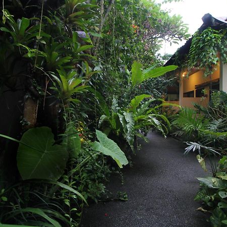 Sari Gong Guest House, A Trishula Collection Ubud  Exterior photo