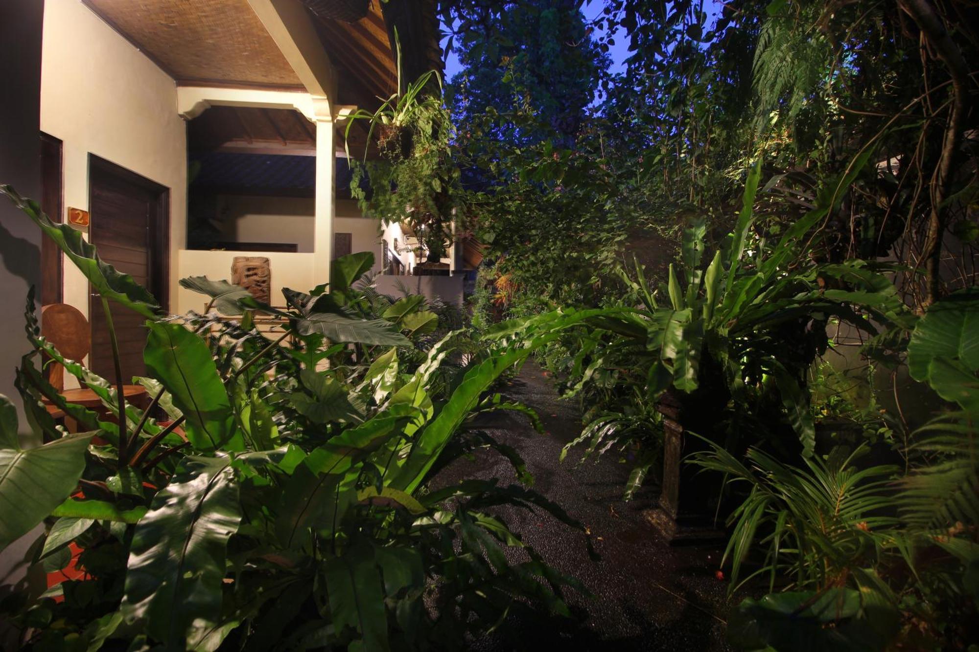 Sari Gong Guest House, A Trishula Collection Ubud  Exterior photo